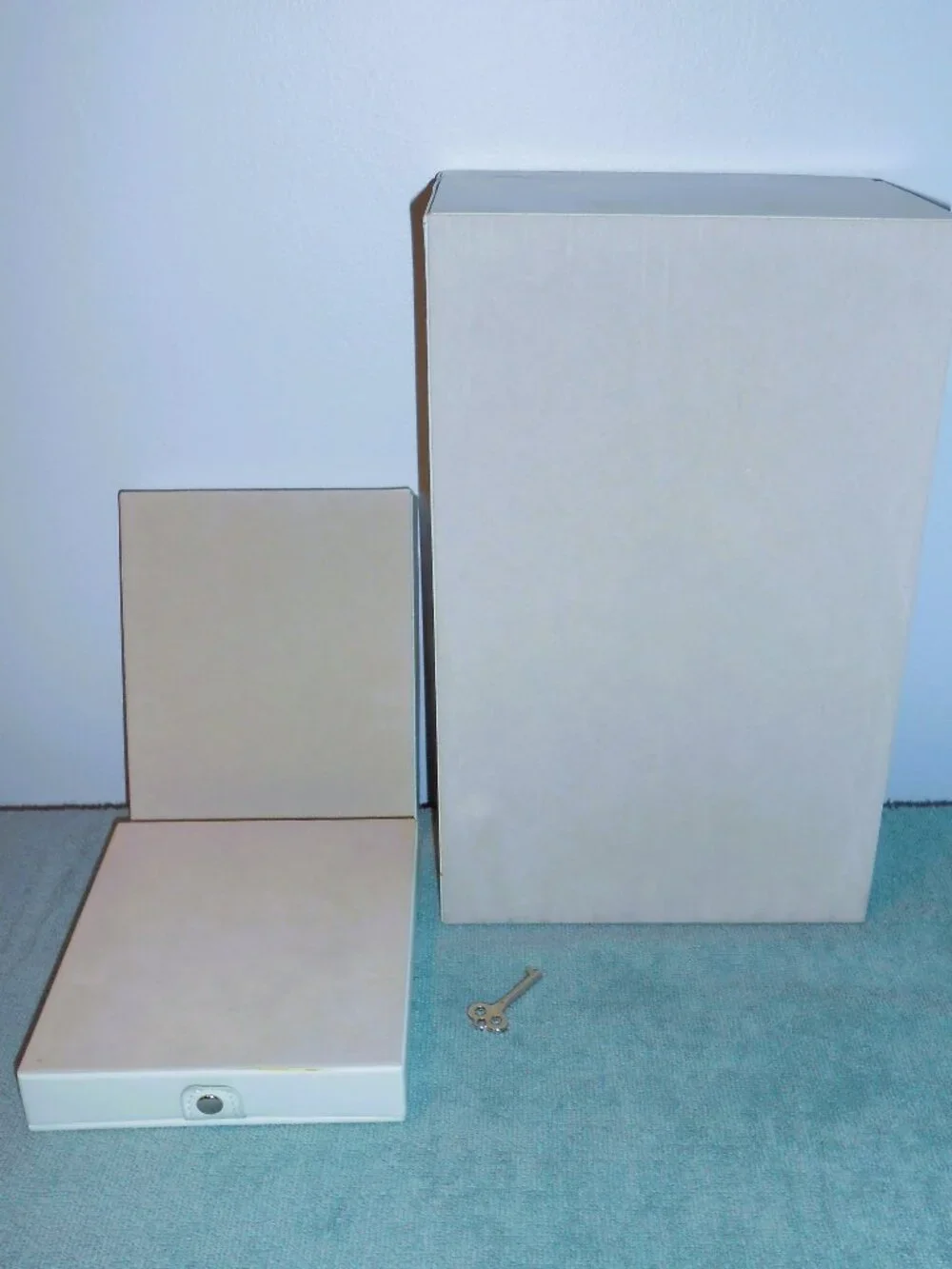 Crabtree & Evelyn jewelry organizer storage box